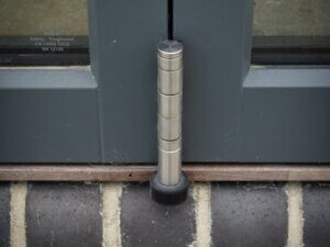Cant bricks being used to support a LacunaBi fold Door