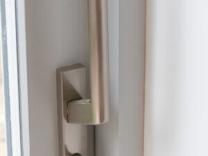 Rationel sliding patio door internal handle and lock
