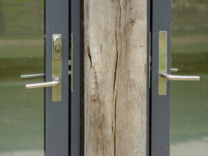 Lacuna Bifold Door with and without external keylock