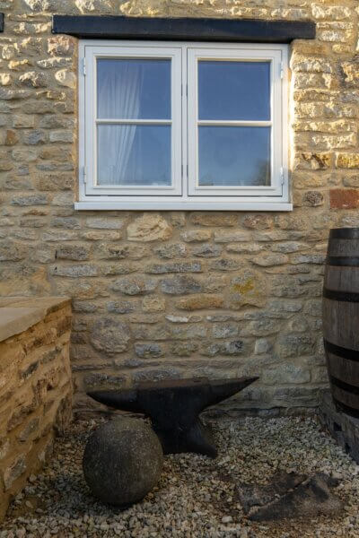 Double sidehung window with horizontal glazing bar