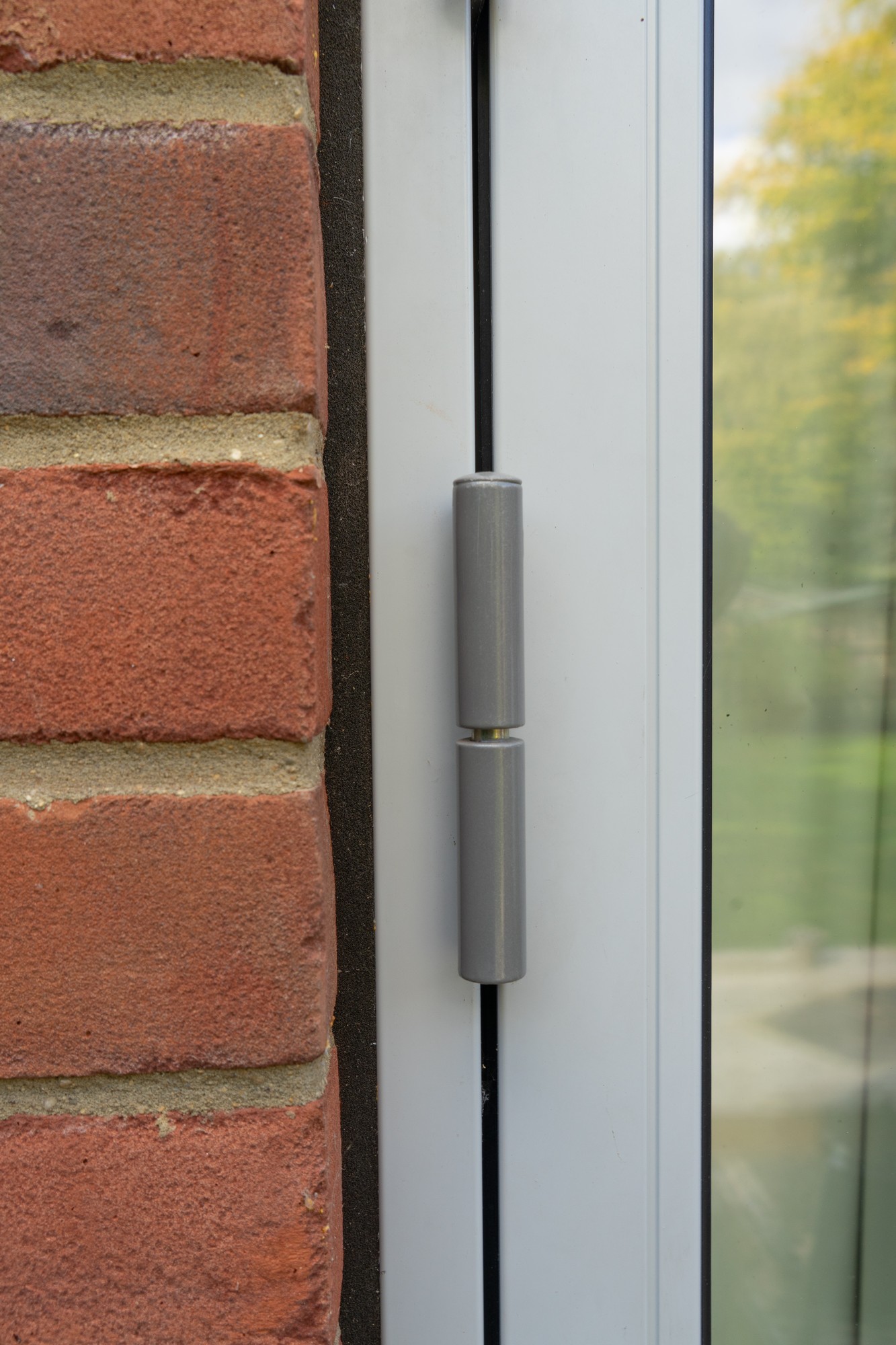 STM TInium window door hinge and compriband install STM TInium window door hinge and compriband install